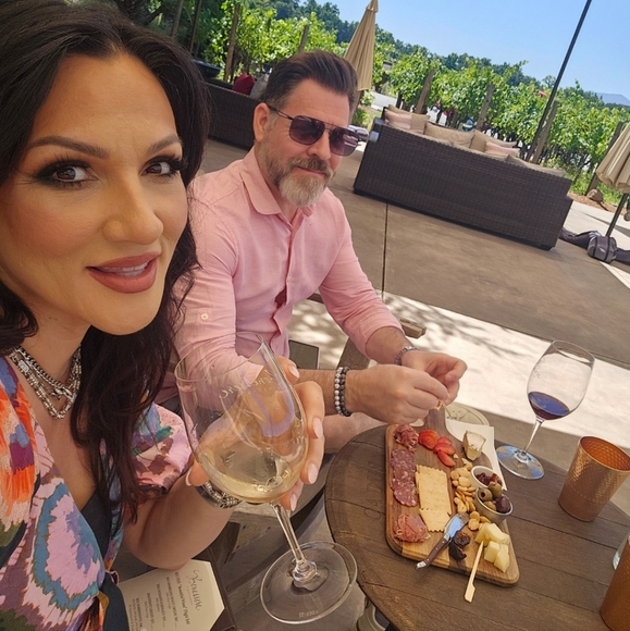 Meet your Posher, Joi - Picture 4 of 5